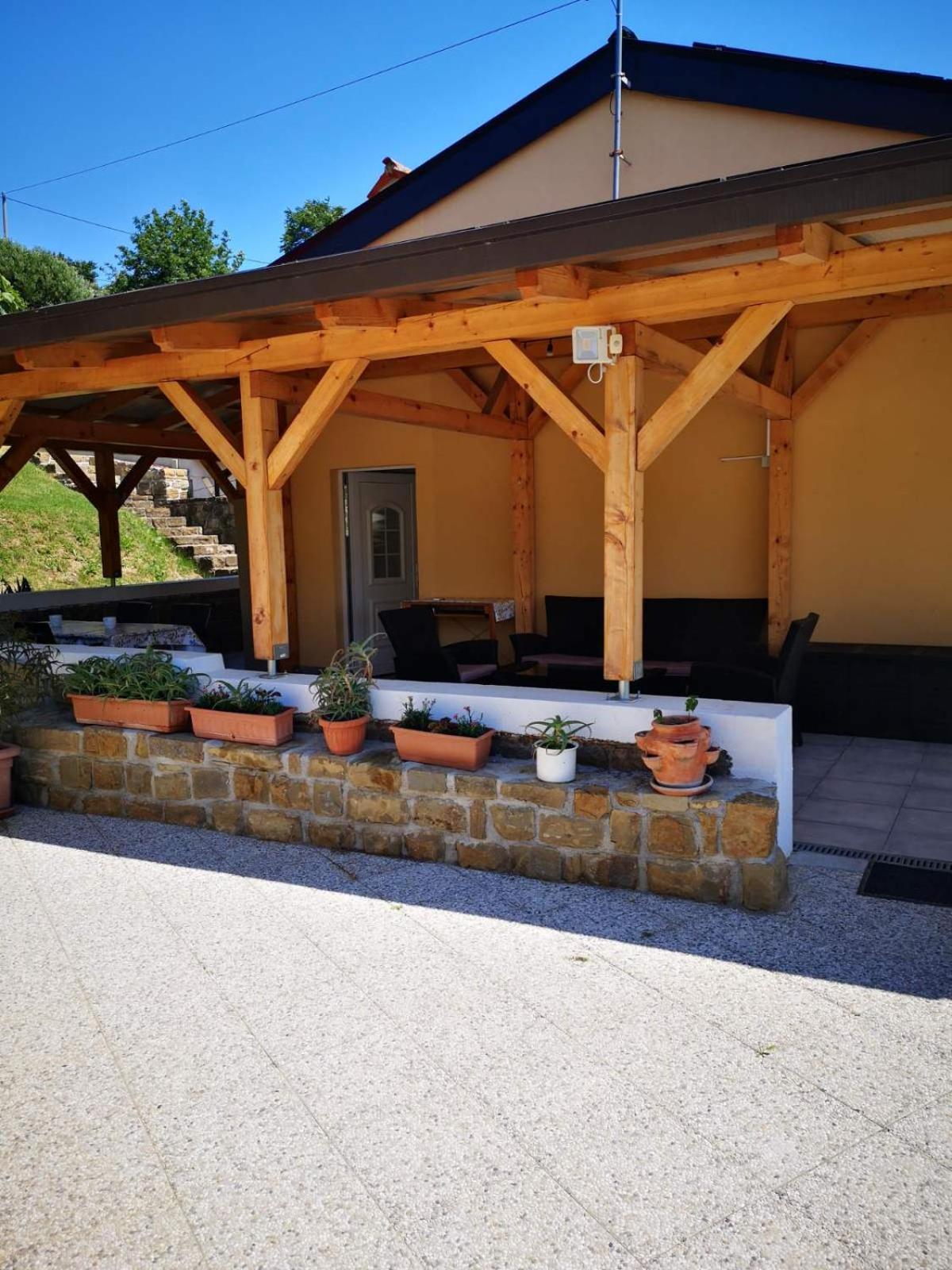 Apartma Ester Lucija Exterior foto